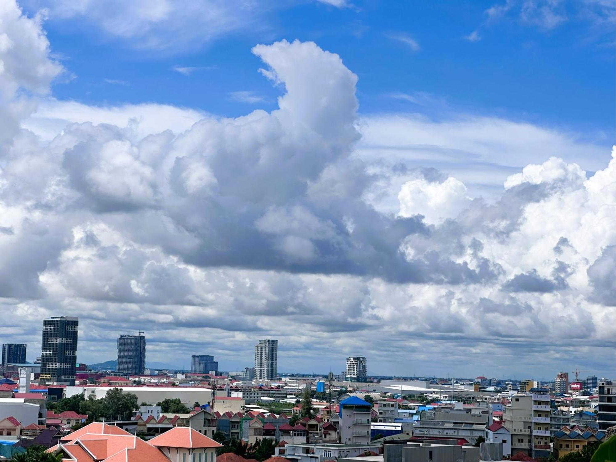 Jaya Suites Hotel Phnom Penh Zewnętrze zdjęcie